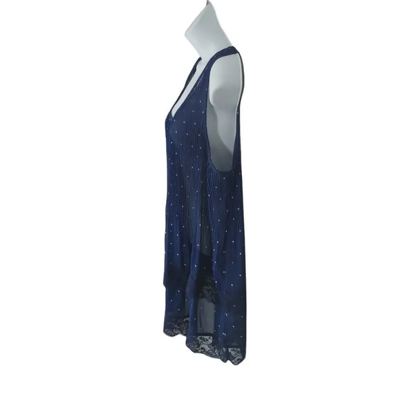 Michel Studio Collection Semi-Sheer Pleated Sleeveless Blouse Polka Dots Blue 18 - Picture 5 of 8